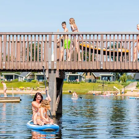 In Duisburg With And Harbor Views Alpesi faház *