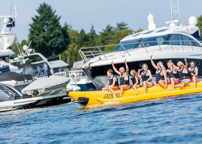 In Duisburg With And Harbor Views Well (Limburg)