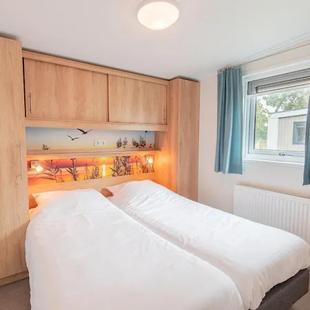 シャレー In Duisburg With And Harbor Views *