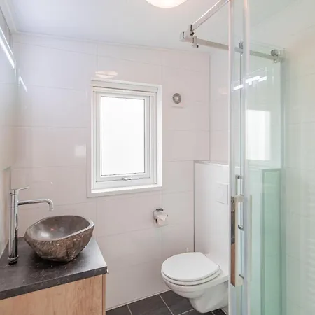 シャレー In Duisburg With And Harbor Views *