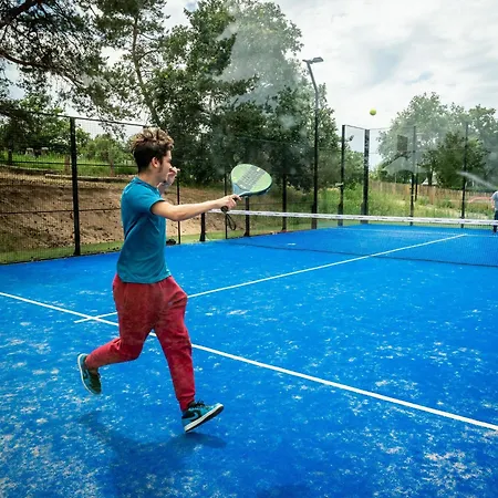 In Duisburg With And Harbor Views シャレー Well